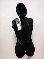 oblek-velocity-vest-7-mm-damsky-vel16-800-600-PICN4777.jpg